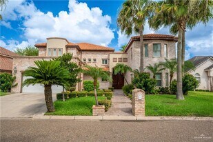 33 Sabinal St in Mission, TX - Building Photo