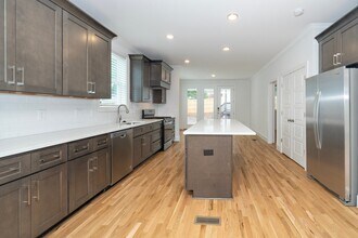 107 Turner St in Raleigh, NC - Building Photo - Building Photo