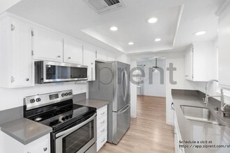 9421 Feickert Dr in Elk Grove, CA - Building Photo - Building Photo