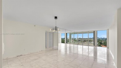 9341 Collins Ave in Surfside, FL - Building Photo - Building Photo