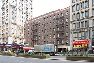 8 Gramercy Park in New York, NY - Foto de edificio - Building Photo