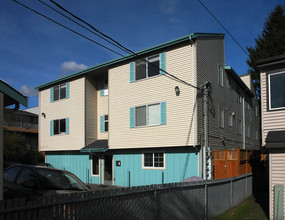 8724 Mary Ave NW in Seattle, WA - Foto de edificio - Building Photo