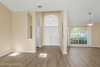 1050 Fieldstone Dr in Melbourne, FL - Building Photo - Building Photo