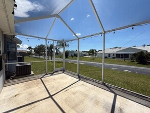 4217 Avanti Cir in New Port Richey, FL - Foto de edificio - Building Photo
