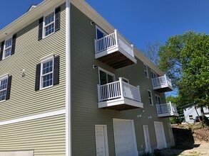 697 Putnam Pike, Unit 1 in Smithfield, RI - Building Photo - Building Photo