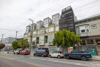 2407-2411 Harrison St in San Francisco, CA - Building Photo - Building Photo