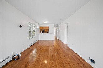 727 Warburton Ave in Yonkers, NY - Building Photo - Building Photo