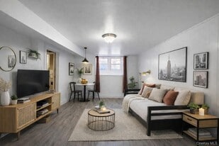 21-19 29th St in Queens, NY - Building Photo