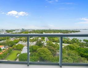 601 NE 36th St, Unit 1303 in Miami, FL - Foto de edificio - Building Photo