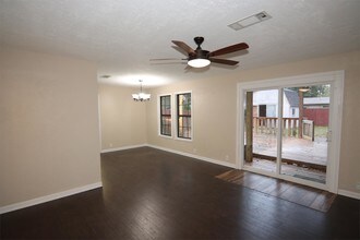 890 Parsons Dr in Beaumont, TX - Building Photo - Building Photo