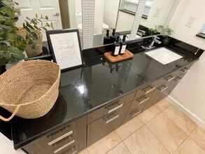 245 N Wetherly Dr in Beverly Hills, CA - Building Photo - Building Photo