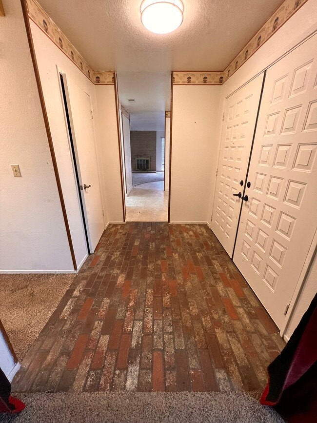 9012 Cornwall Dr in Stockton, CA - Building Photo - Building Photo