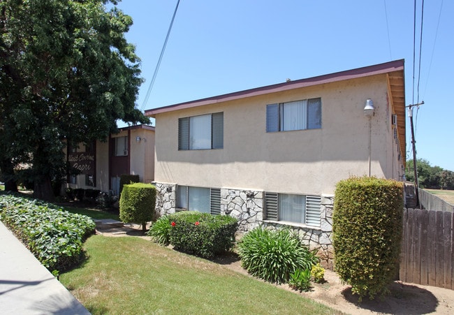 Villa Capri Apartments in West Covina, CA - Foto de edificio - Building Photo