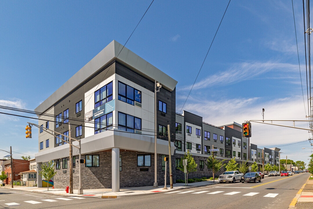 The Helio in Kearny, NJ - Building Photo