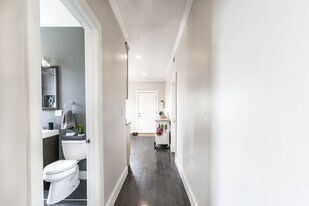 2310 N Kenneth Ave in Chicago, IL - Building Photo