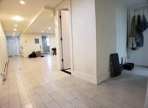 98 Harman St, Unit 1 in Brooklyn, NY - Foto de edificio - Building Photo