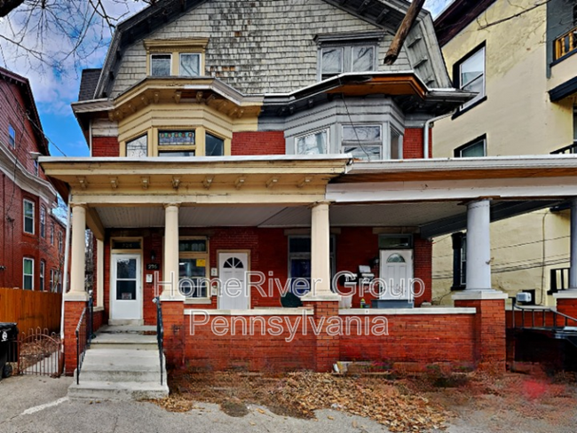 226 Woodbine St in Harrisburg, PA - Foto de edificio - Building Photo