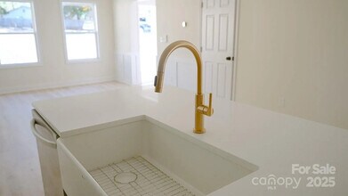 503 Granby Cir in Charlotte, NC - Building Photo - Building Photo