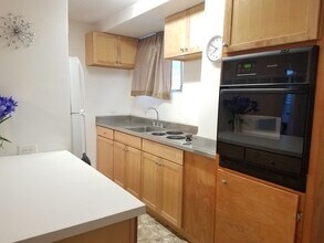 225 Lili?uokalani Ave in Honolulu, HI - Building Photo - Building Photo