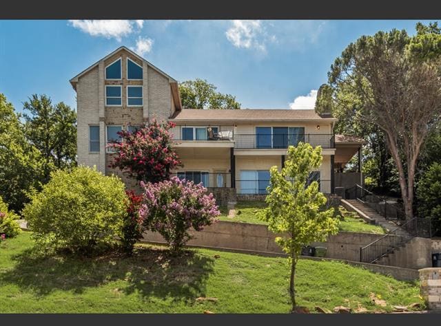 property at 1803 Old Oak Dr