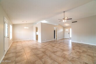 8115 W Krall St in Glendale, AZ - Building Photo - Building Photo