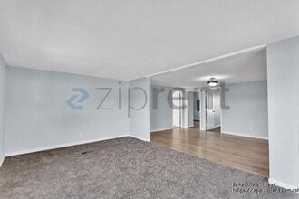 1615 E 90th St S in Haysville, KS - Foto de edificio - Building Photo