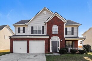 5713 Colonnade Dr in Rex, GA - Building Photo