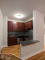 633 W Barry Ave, Unit 101 in Chicago, IL - Building Photo - Building Photo