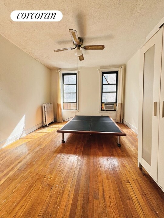 522 W 50th St in New York, NY - Building Photo