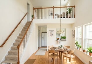 4720 Twin Hickory Lake Dr in Glen Allen, VA - Foto de edificio - Building Photo