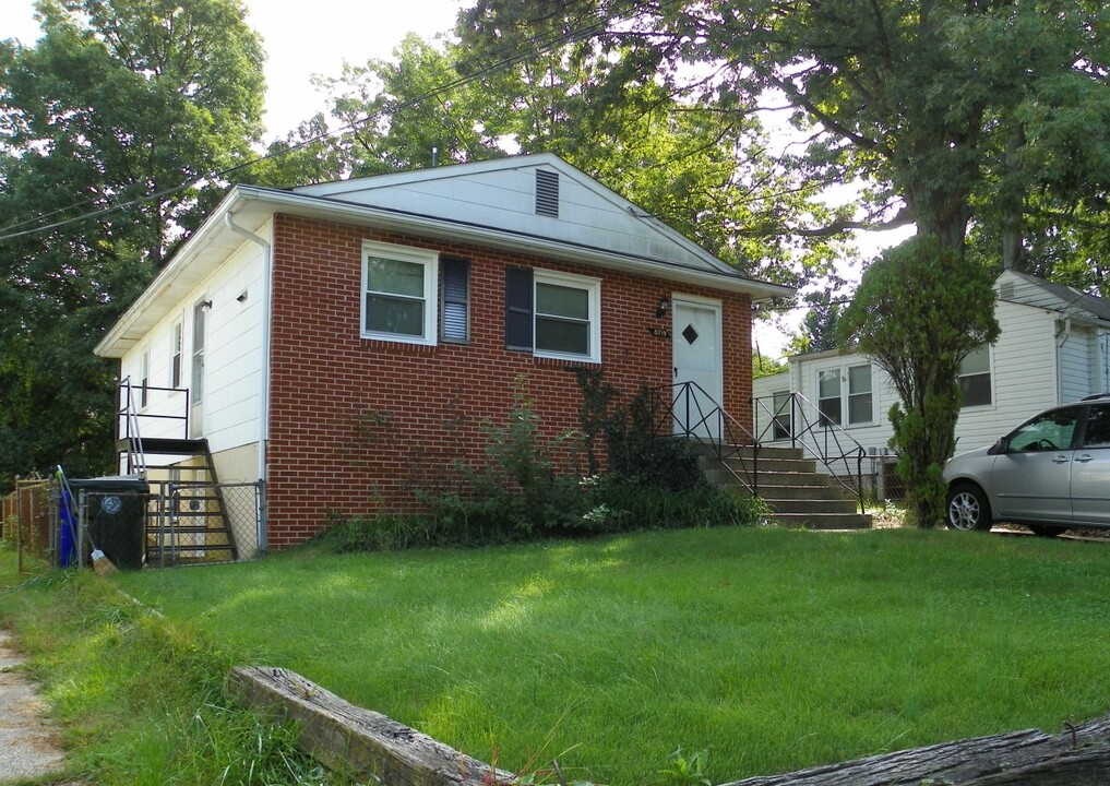 8719 36th Ave in College Park, MD - Building Photo