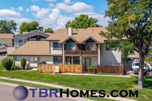 6901 W 87th Way in Arvada, CO - Building Photo
