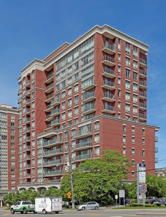 1 Clairtrell Rd in Toronto, ON - Building Photo