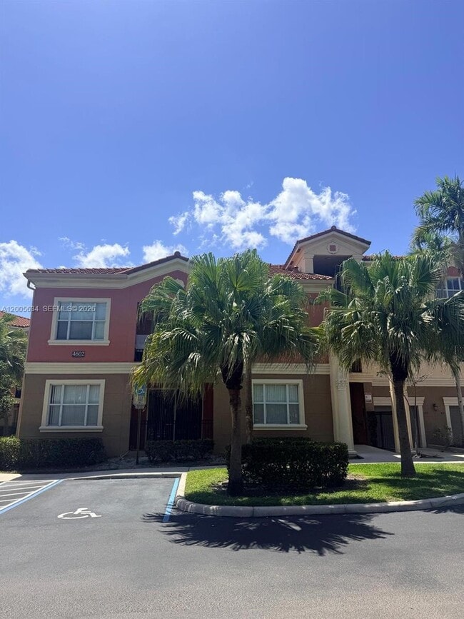 4602 SW 160th Ave in Miramar, FL - Building Photo - Building Photo