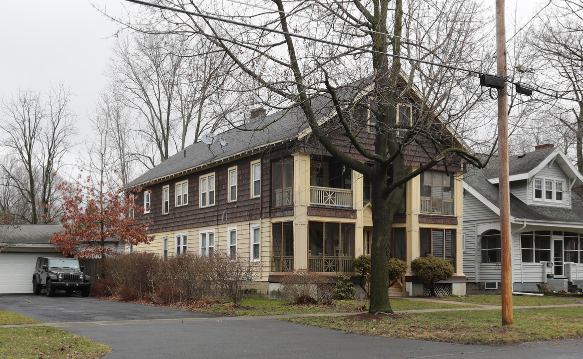 204 3rd St in Liverpool, NY - Building Photo