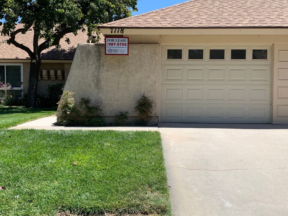 7118 Village 7 in Camarillo, CA - Building Photo