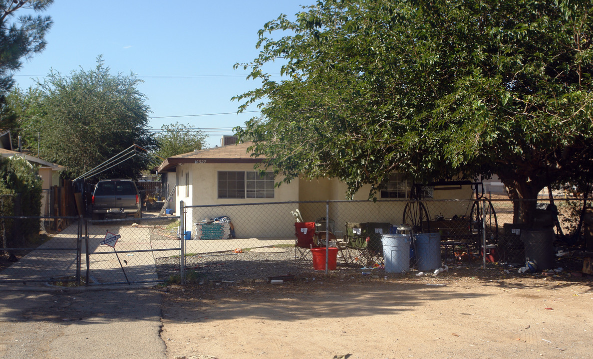 16527 Vine St in Hesperia, CA - Building Photo