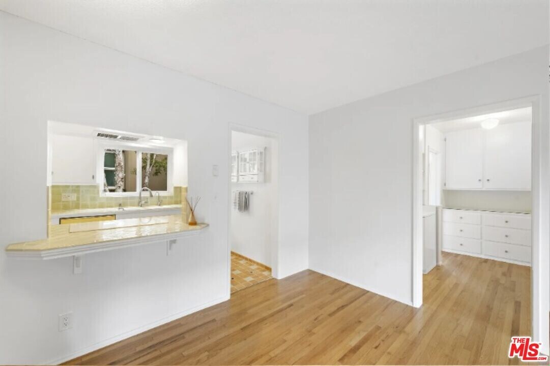 1570 Via Capri in Laguna Beach, CA - Building Photo