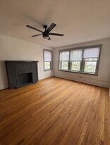 113 Harrison St, Unit Apartment 113-1 in Oak Park, IL - Building Photo