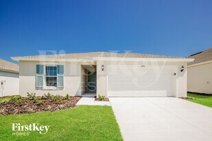 615 Lindbergh Wy in Davenport, FL - Building Photo