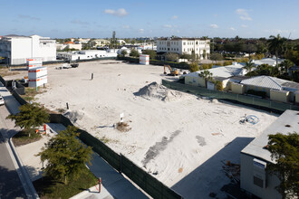 The Mark on 8th in Naples, FL - Foto de edificio - Building Photo