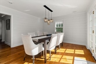 92 Hillcrest Park Rd in Greenwich, CT - Building Photo - Building Photo