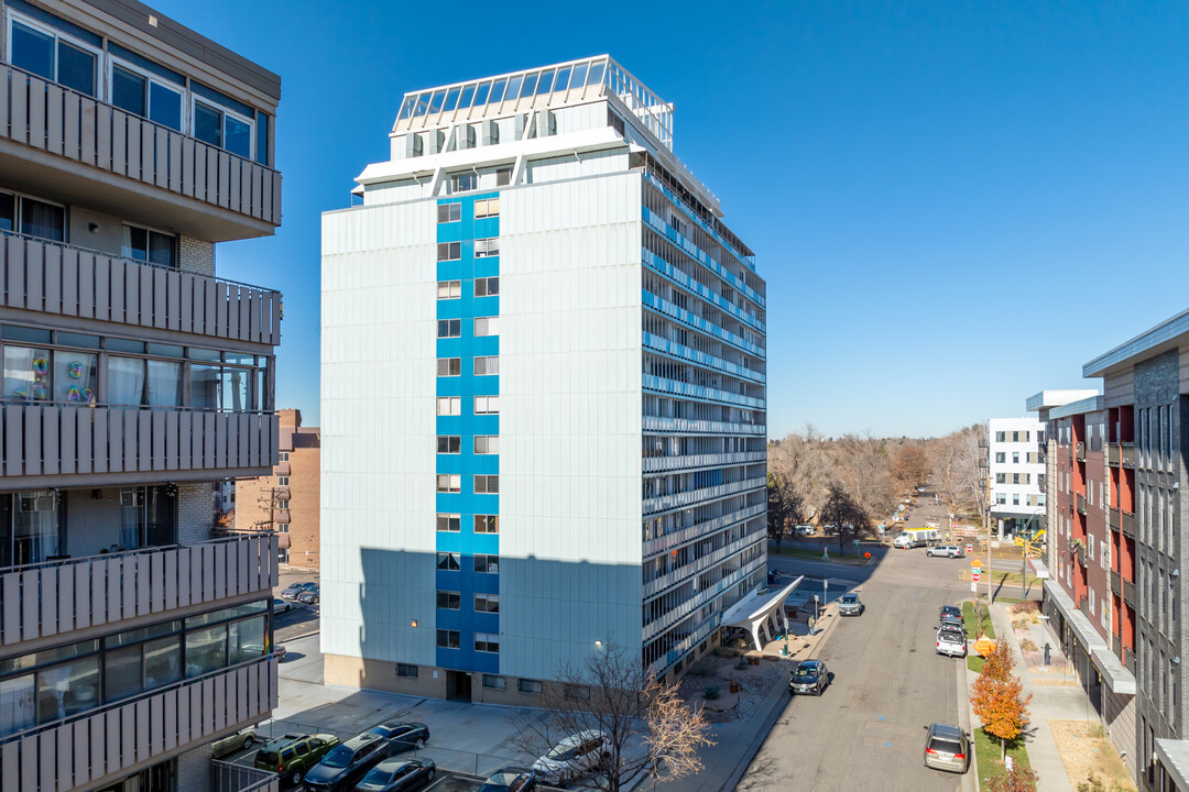 Parkway Towers in Denver, CO - Building Photo