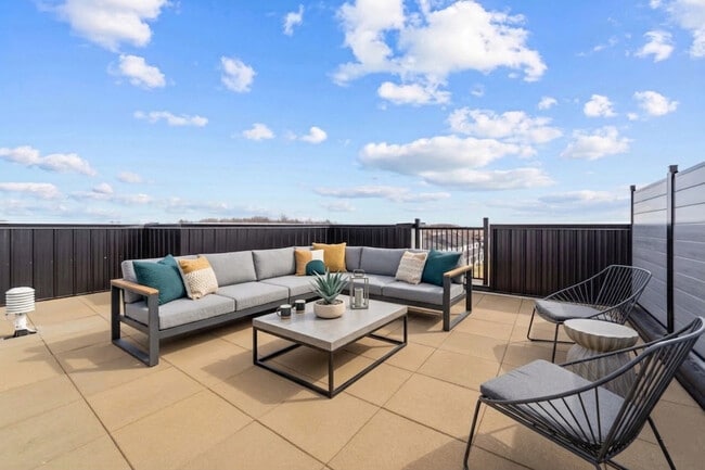 NorthWoods Village - 955 Catalpa Sq in London, ON - Building Photo - Building Photo