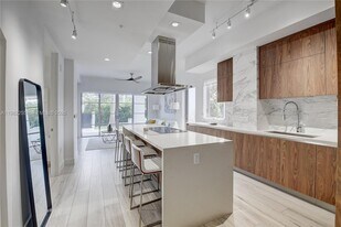 155 E Boca Raton Rd in Boca Raton, FL - Building Photo