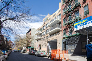 525 e 11 Street in New York, NY - Foto de edificio - Building Photo