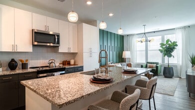 Lyric Sugar Hill in Sugar Hill, GA - Foto de edificio - Interior Photo