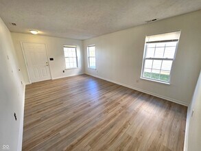 11329 Smoothbark Dr in Indianapolis, IN - Building Photo - Building Photo