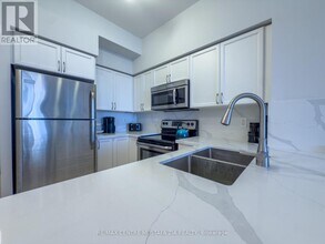 388 Prince of Wales Dr in Mississauga, ON - Building Photo - Building Photo