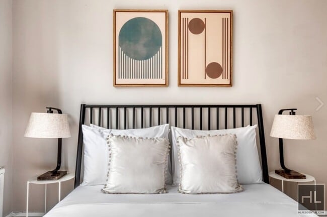 East 6th Street, Unit 2B